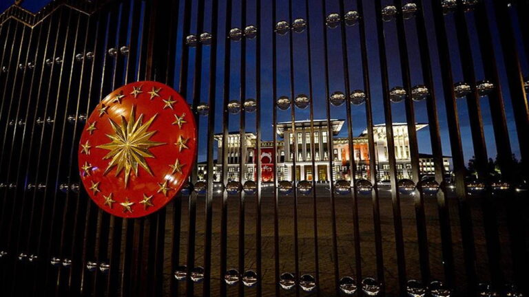 saraydan-gecis-sureci-kanunu-mesaji-erdoganin-basdanismani-mehmet-ucum-el-yukseltti-en-isabetli-cozum-olur-dNN5YNKr.jpg